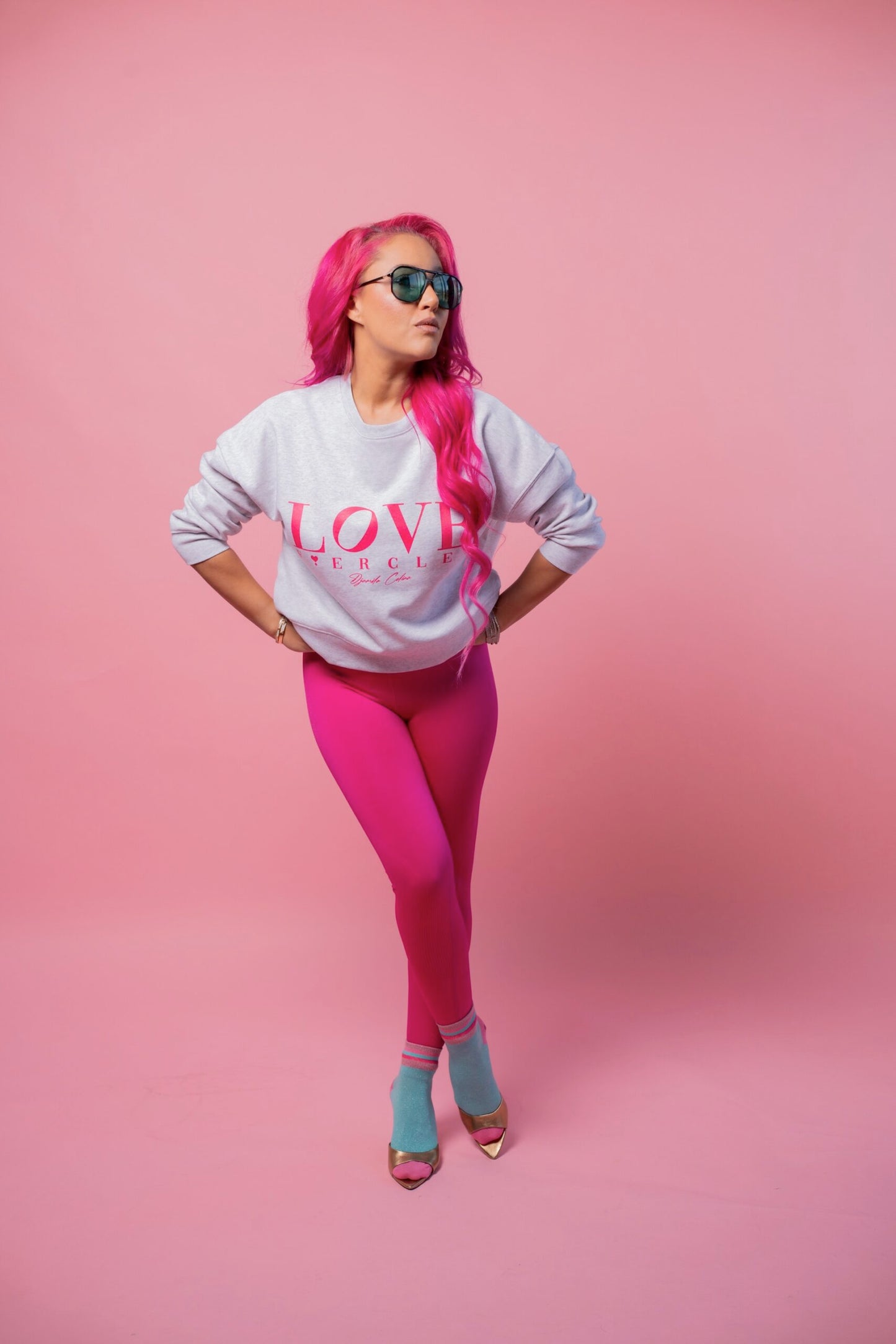 BOXY SWEATER LOVE FIERCELY PINK