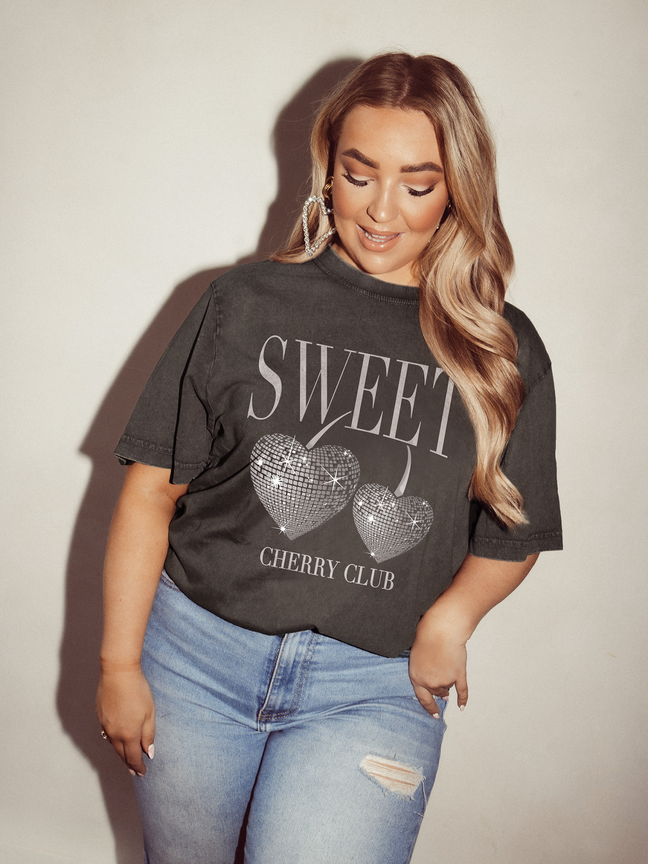 Curve T-shirt Sweet Cherry Club